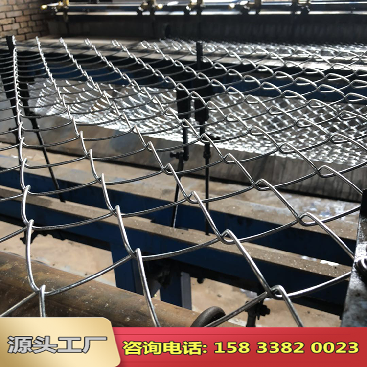 安平礦用鐵絲菱形網(wǎng)圖片2